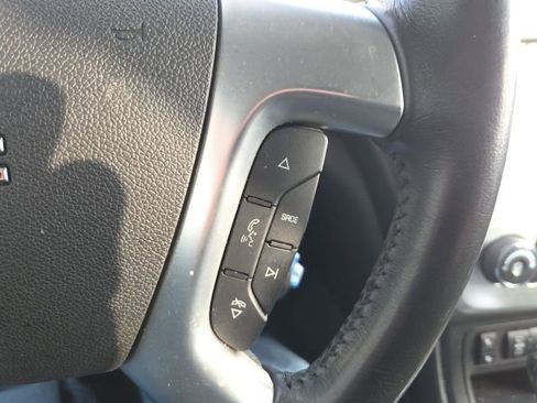 Used 2016 GMC Acadia SLE image 39