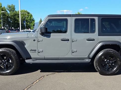 Used 2022 Jeep Wrangler Unlimited Sport AWD/4WD image 5