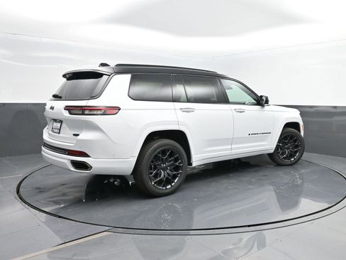 Used 2025 Jeep Grand Cherokee L Summit image 2