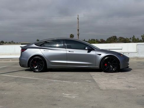 Used 2024 Tesla Model 3 Performance AWD/4WD image 31