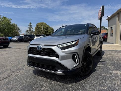 Used 2023 Toyota RAV4 XSE AWD/4WD image 2