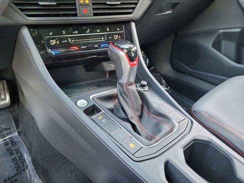 Used 2025 Volkswagen Jetta GLI Autobahn FWD image 21