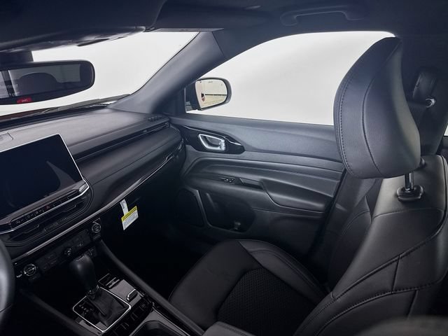 New 2026 Jeep Compass Latitude AWD/4WD image 22
