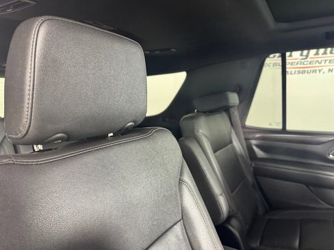Used 2024 Chevrolet Tahoe Z71 w/ Luxury Package AWD/4WD image 35