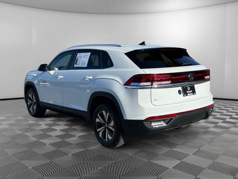Used 2025 Volkswagen Atlas Cross Sport SE image 3
