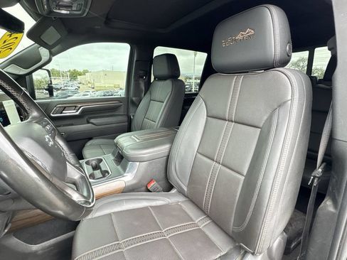 Used 2024 Chevrolet Silverado 2500 High Country w/ High Country Premium Package AWD/4WD image 24
