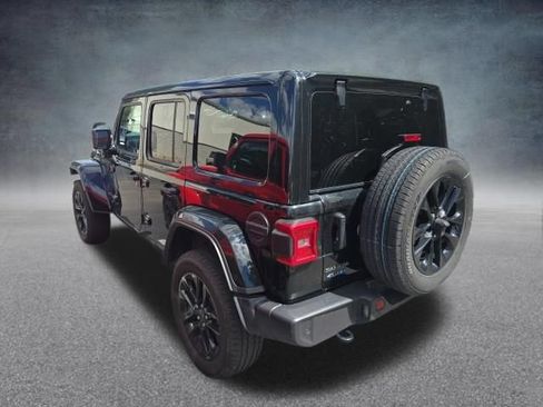 Used 2025 Jeep Wrangler Unlimited Sahara w/ Safety Group AWD/4WD image 6