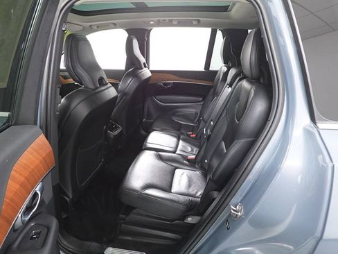 Used 2023 Volvo XC90 B6 Plus image 24