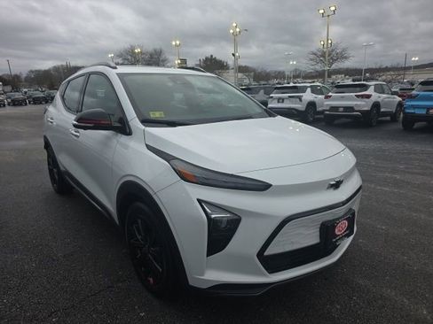 Used 2023 Chevrolet Bolt EUV Premier w/ Sun & Sound Package image 1