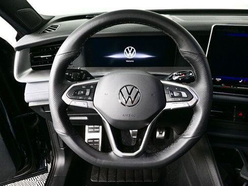 New 2026 Volkswagen Tiguan SE R-Line FWD image 8