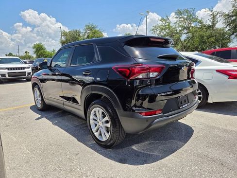 Used 2021 Chevrolet TrailBlazer LS FWD image 3