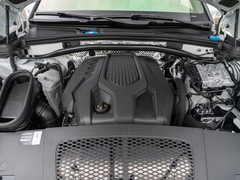 New 2026 Porsche Macan image 30