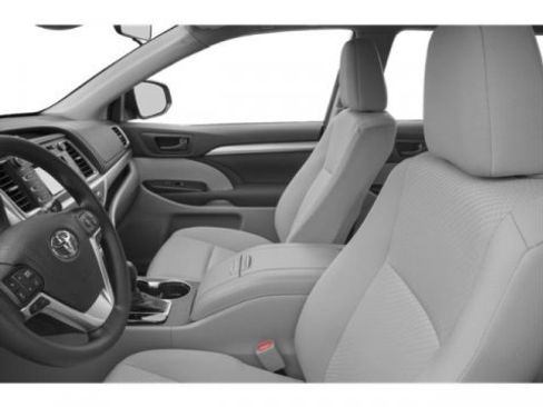 Used 2019 Toyota Highlander LE image 8