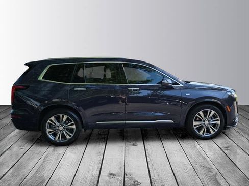 Used 2024 Cadillac XT6 Premium Luxury w/ Technology Package FWD image 6