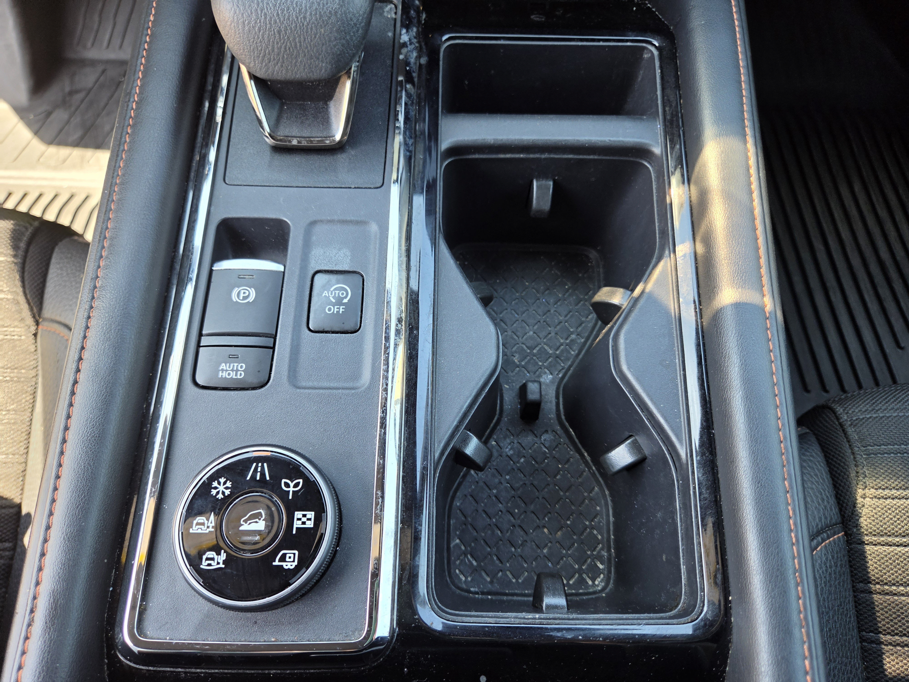 Used 2023 Nissan Pathfinder Rock Creek AWD/4WD image 14