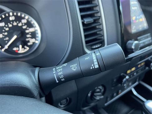 Used 2022 Nissan Frontier SV image 33