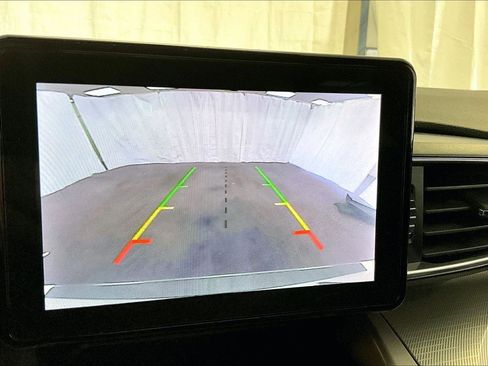 Used 2022 Ford Explorer XLT w/ Equipment Group 202A image 20