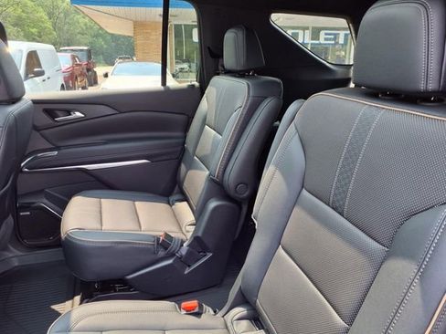 New 2026 Chevrolet Traverse High Country w/ LPO, Floor Liner Package image 11