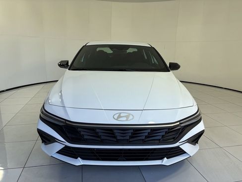 Used 2025 Hyundai Elantra SEL FWD image 8
