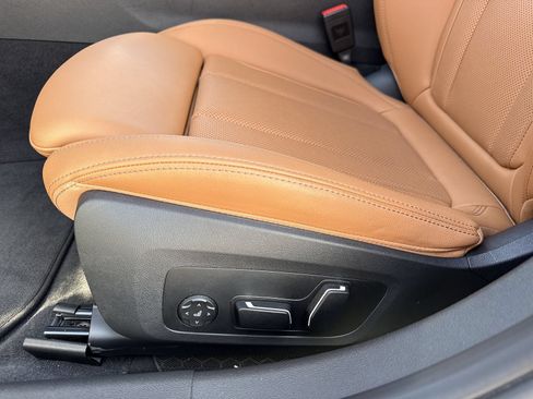 Used 2025 BMW 330i xDrive Sedan AWD/4WD image 20
