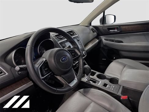 Used 2019 Subaru Outback 2.5i Limited w/ Popular Package #2 image 9