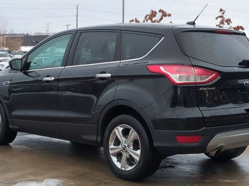 Used 2016 Ford Escape SE w/ SE Cold Weather Package image 4