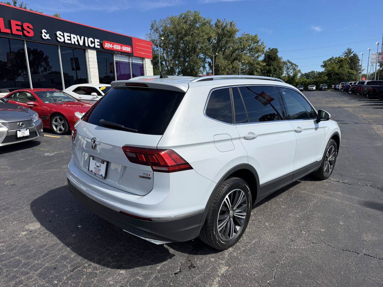 Used 2018 Volkswagen Tiguan SEL AWD/4WD image 7