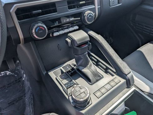 Used 2025 Toyota Tacoma TRD Off-Road AWD/4WD image 17