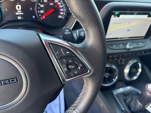 Used 2018 Chevrolet Camaro SS w/ LPO RS/SS Interior Package RWD image 17