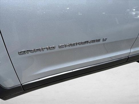 Used 2021 Jeep Grand Cherokee L Limited AWD/4WD image 13