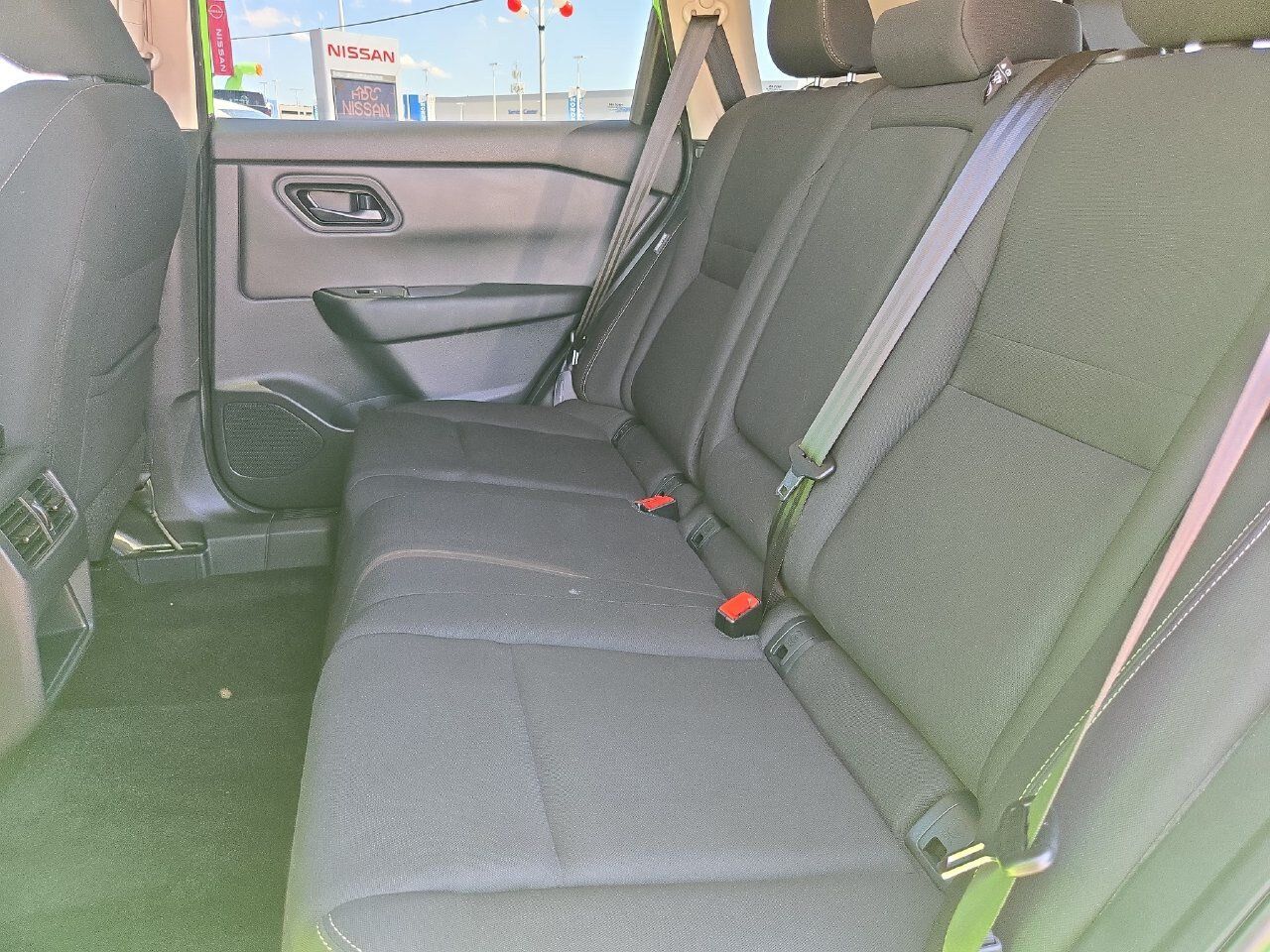 Used 2025 Nissan Rogue S AWD/4WD image 13