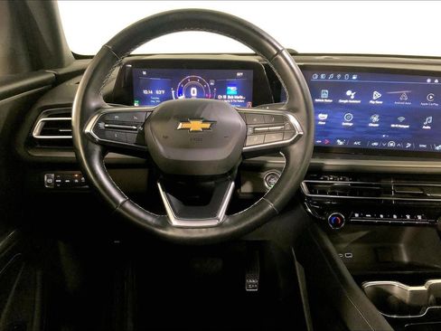Used 2024 Chevrolet Traverse LT AWD/4WD image 5