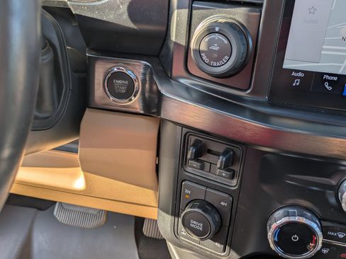 Certified 2024 Ford F250 Lariat w/ Lariat Ultimate Package AWD/4WD image 23