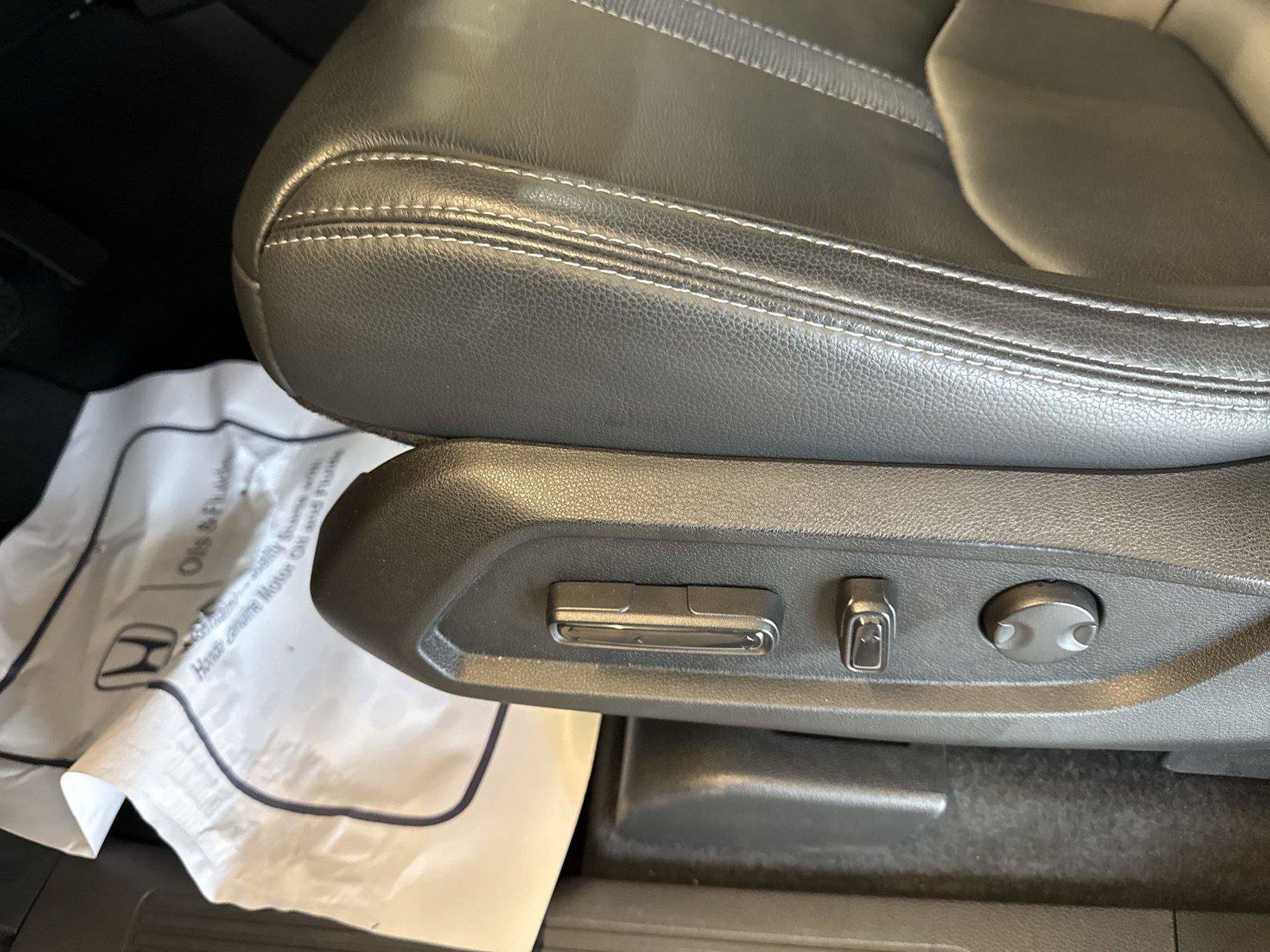 Used 2025 Honda Pilot Touring image 14