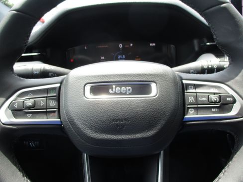 Used 2024 Jeep Compass Limited w/ Elite Group AWD/4WD image 17