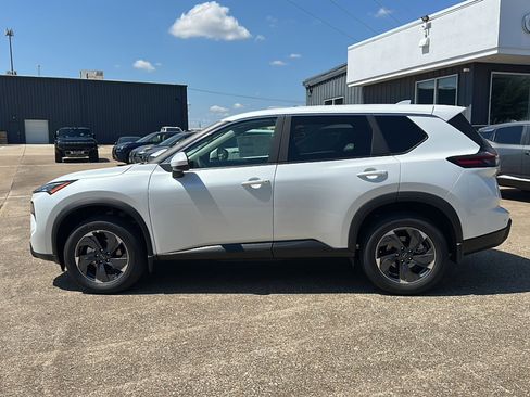 New 2026 Nissan Rogue SV image 5