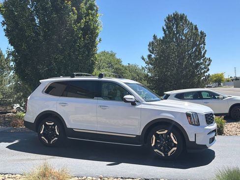 Used 2024 Kia Telluride S w/ S Sunroof Package AWD/4WD image 3