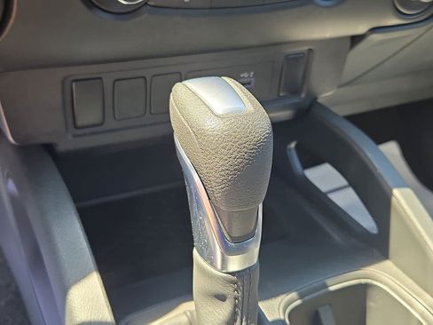 Used 2022 Nissan Frontier S AWD/4WD image 15