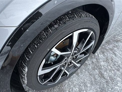 New 2026 Toyota Prius Plug-In Hybrid image 9