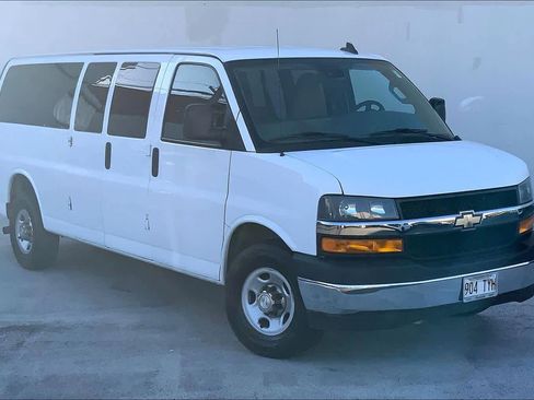 Used 2020 Chevrolet Express 3500 LT w/ LT Preferred Equipment Group image 22