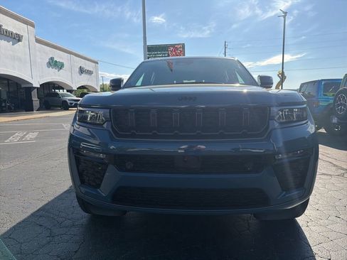New 2026 Jeep Grand Cherokee L Limited AWD/4WD image 4