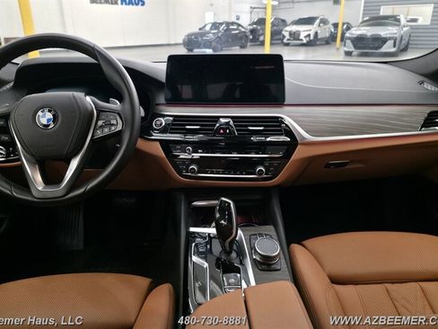 Used 2023 BMW 530i w/ Convenience Package RWD image 23