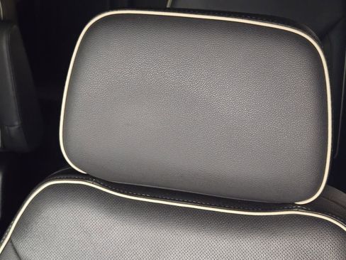 Used 2022 Chevrolet Suburban Premier RWD image 26