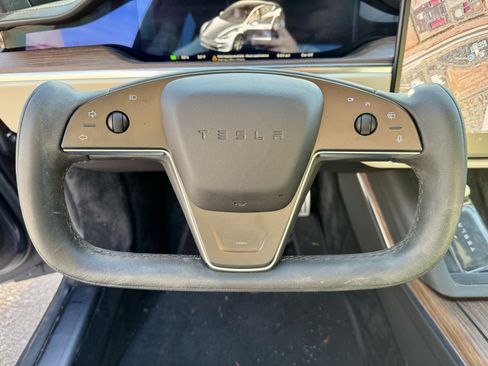 Used 2021 Tesla Model S Plaid image 18