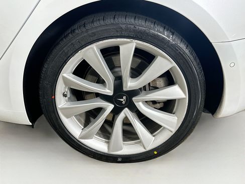 Used 2020 Tesla Model 3 Standard Range Plus RWD image 11