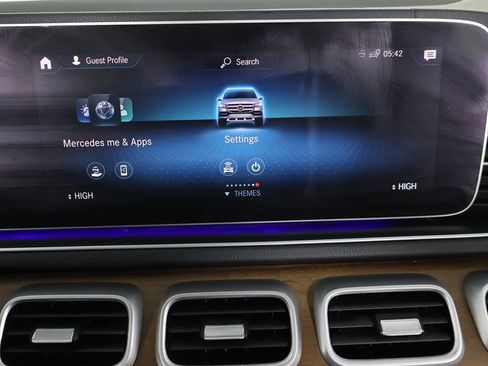 Used 2023 Mercedes-Benz GLS 450 4MATIC w/ AMG Line Exterior image 53