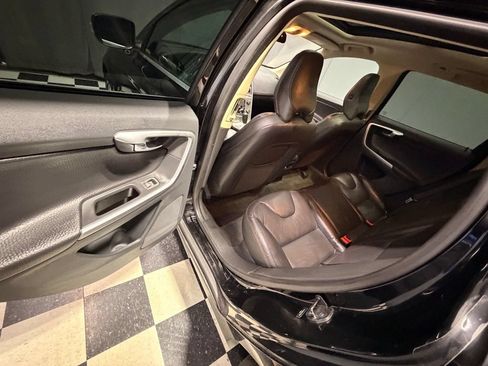 Used 2011 Volvo XC60 3.2 AWD/4WD image 8