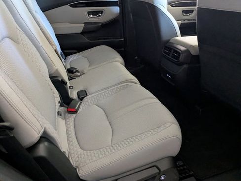 Certified 2023 Honda Pilot LX image 19