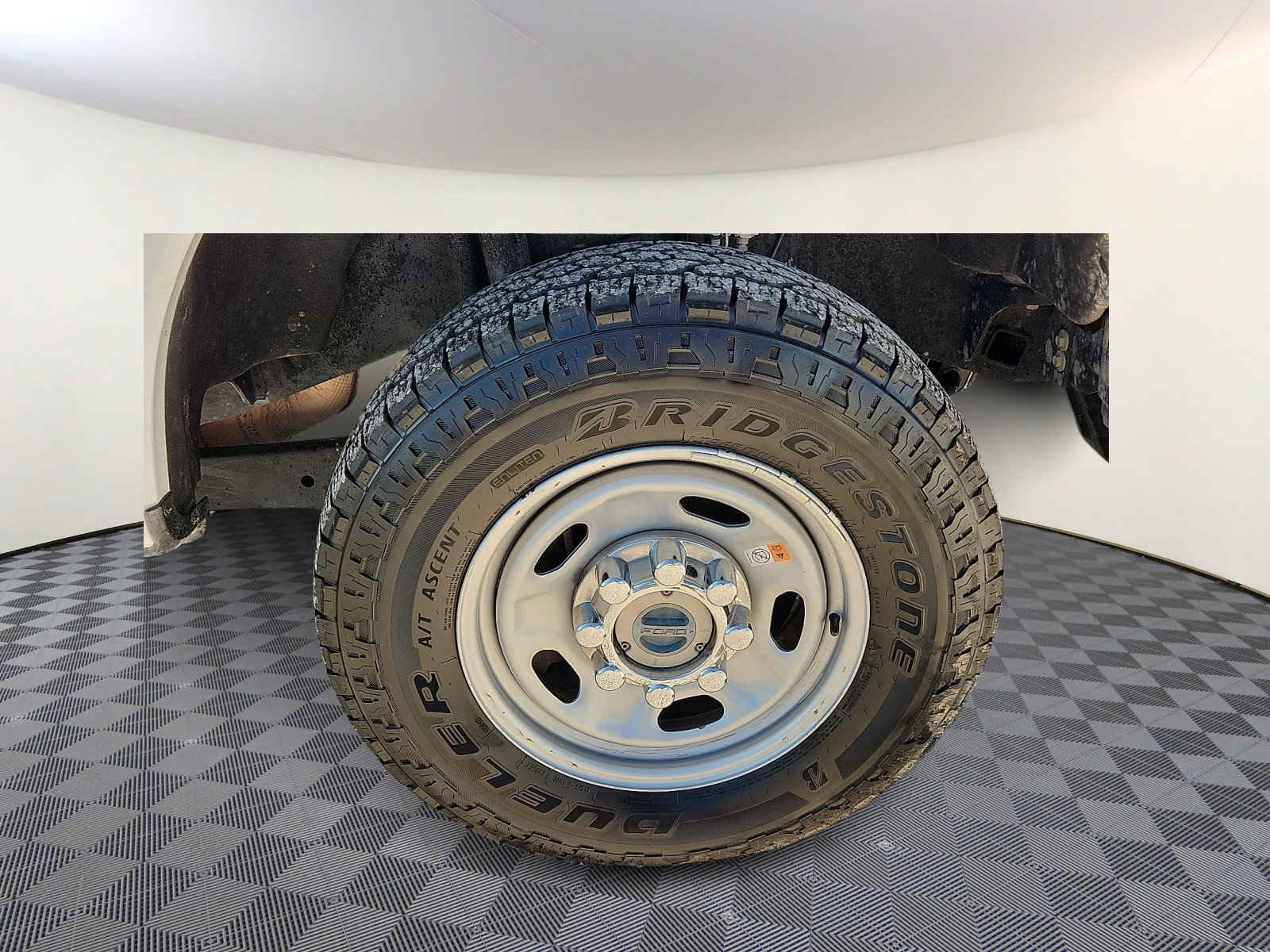Used 2022 Ford F250 XL w/ Power Equipment Group AWD/4WD image 6