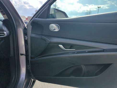 Used 2024 Hyundai Elantra SEL image 33
